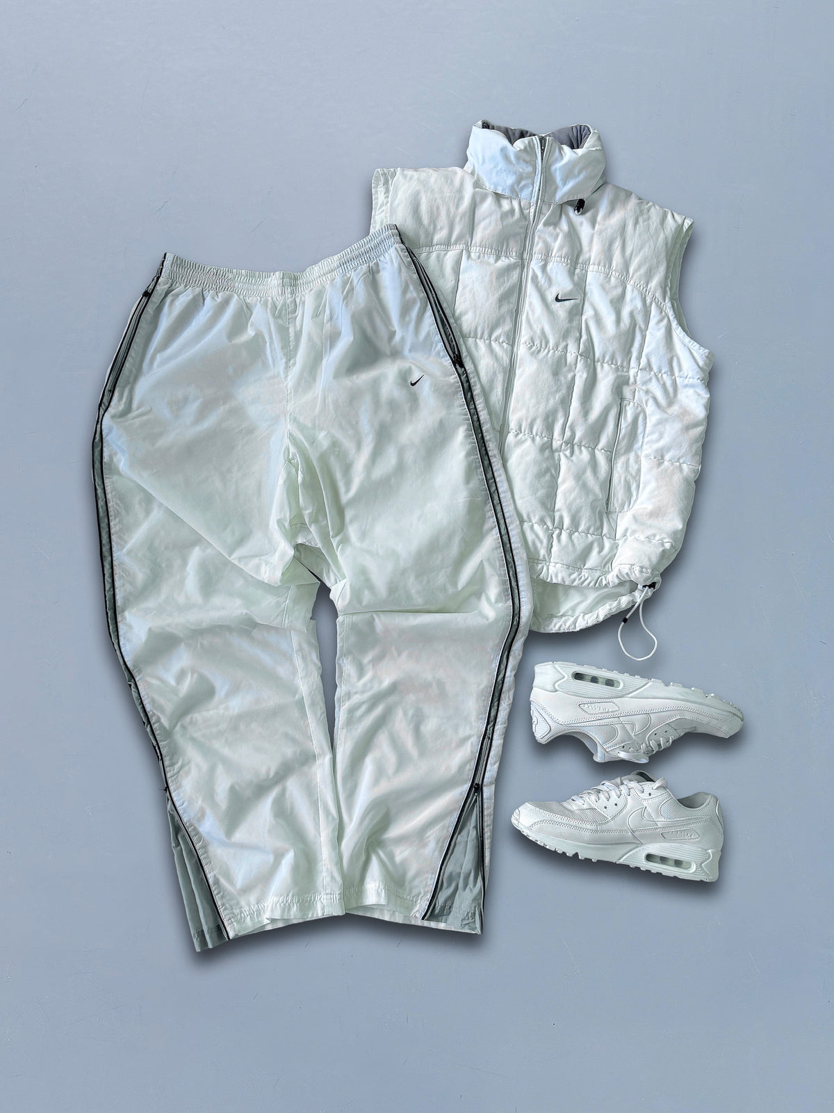 VINTAGE OUTFIT MYSTERY BOX (2 PIECES)