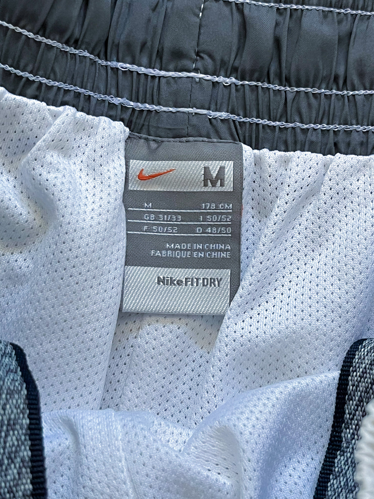 Nike Vintage Shorts | M