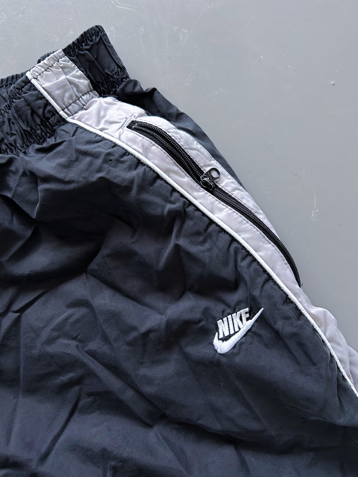Nike Vintage Trackpants | L