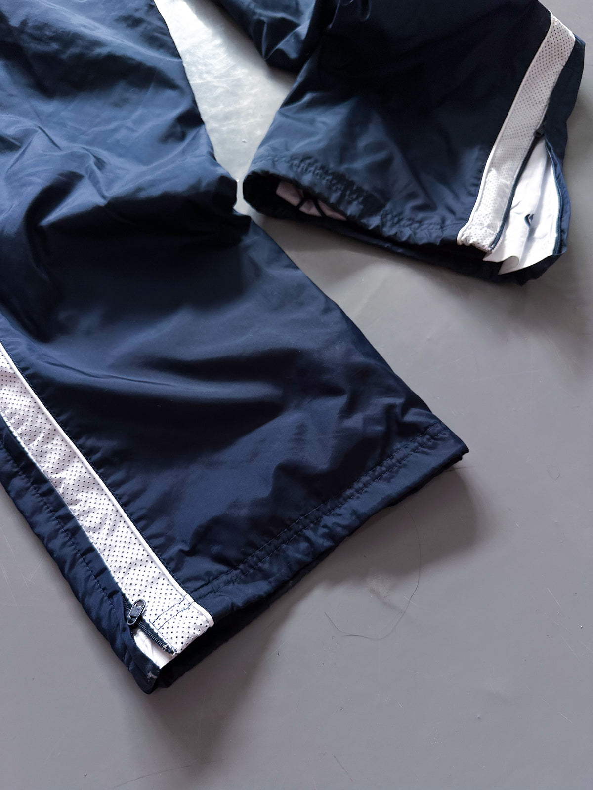 Nike Vintage *Premium* Trackpants | L