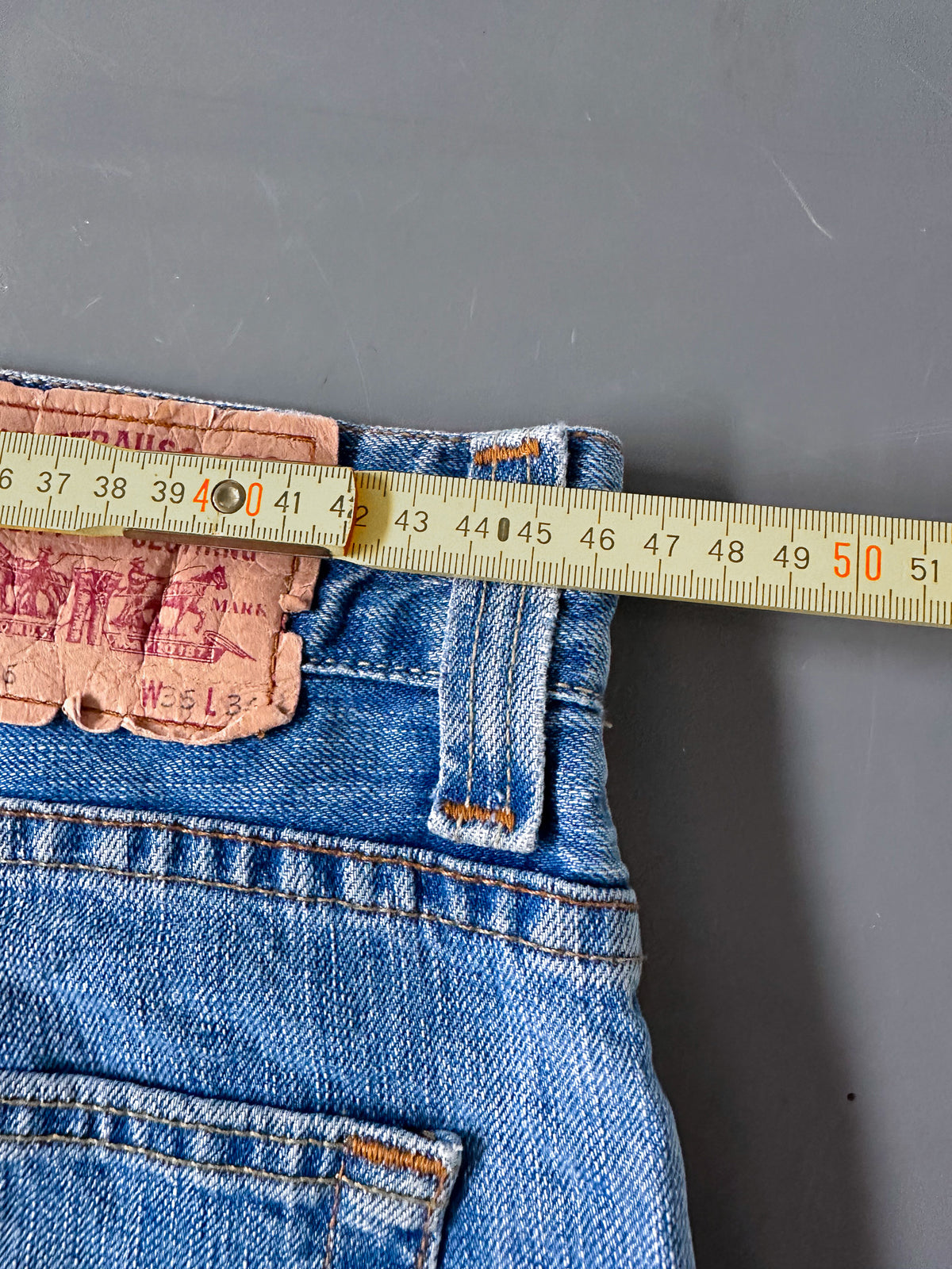 Vintage Levis Baggy Jeans |  L