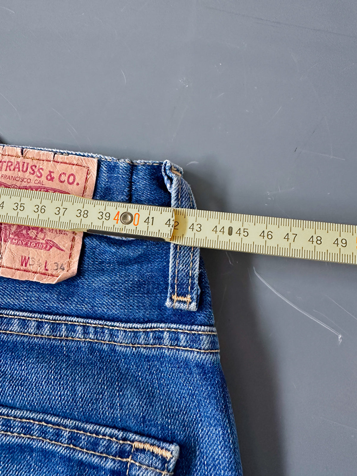 Vintage Levis Baggy Jeans |  L