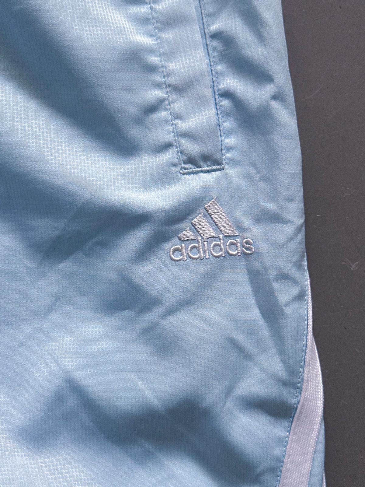 Adidas Vintage *Babyblue* Trackpants | L