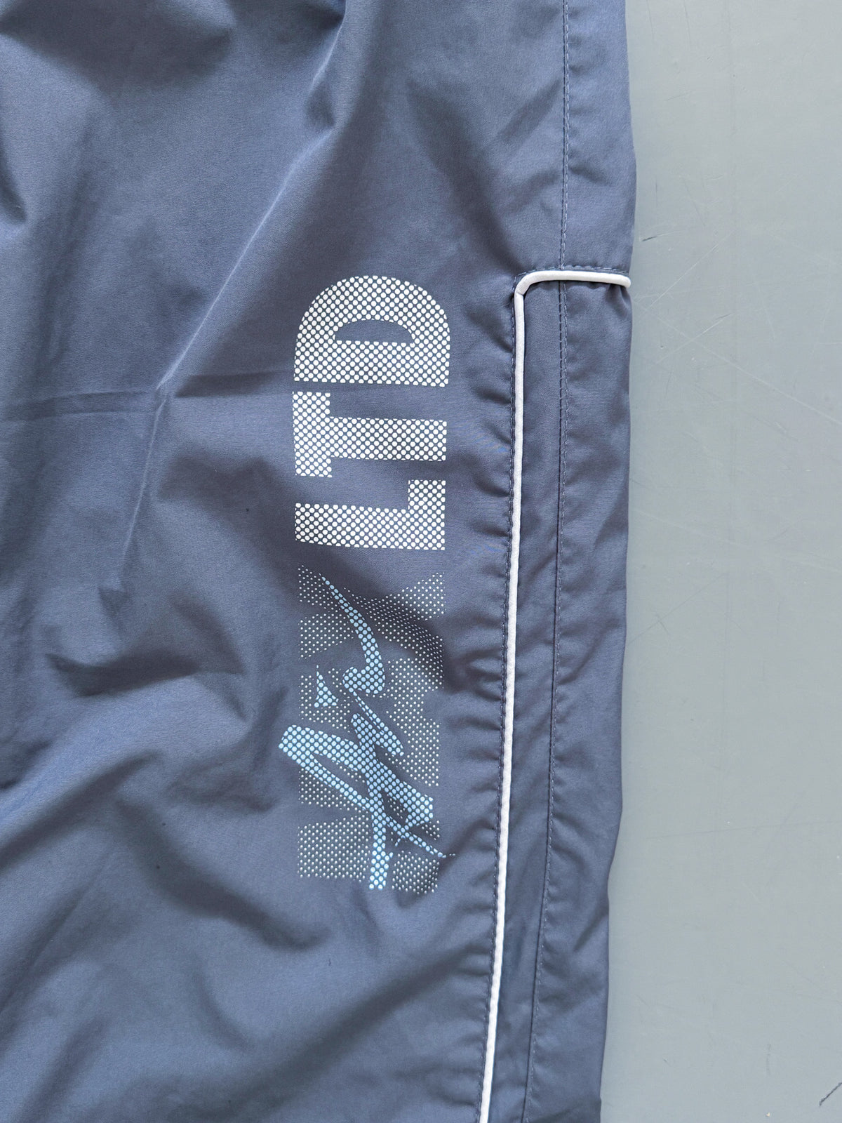 Nike Vintage *AIRMAX* Trackpants | XS