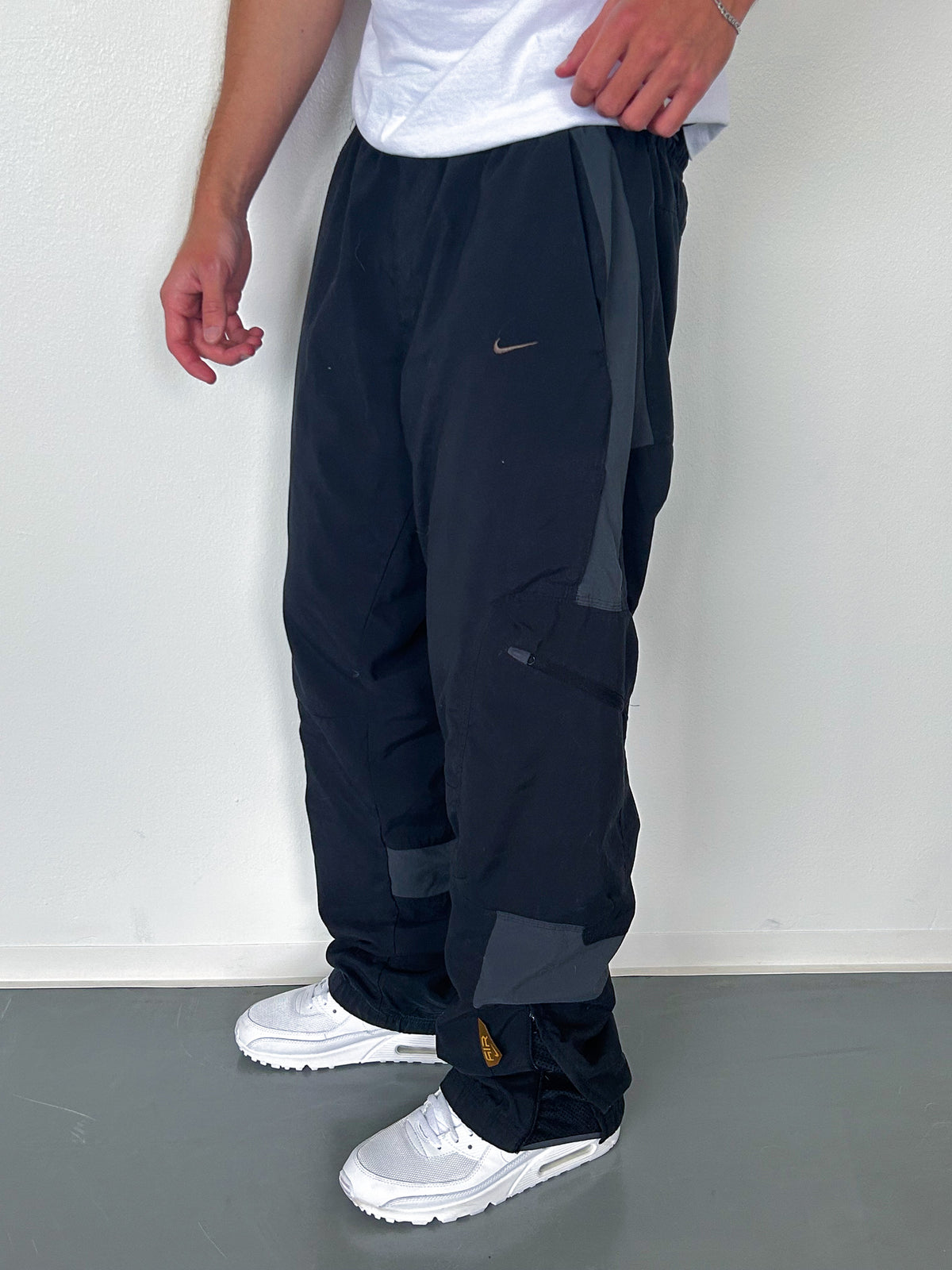 Nike Vintage Trackpants | L