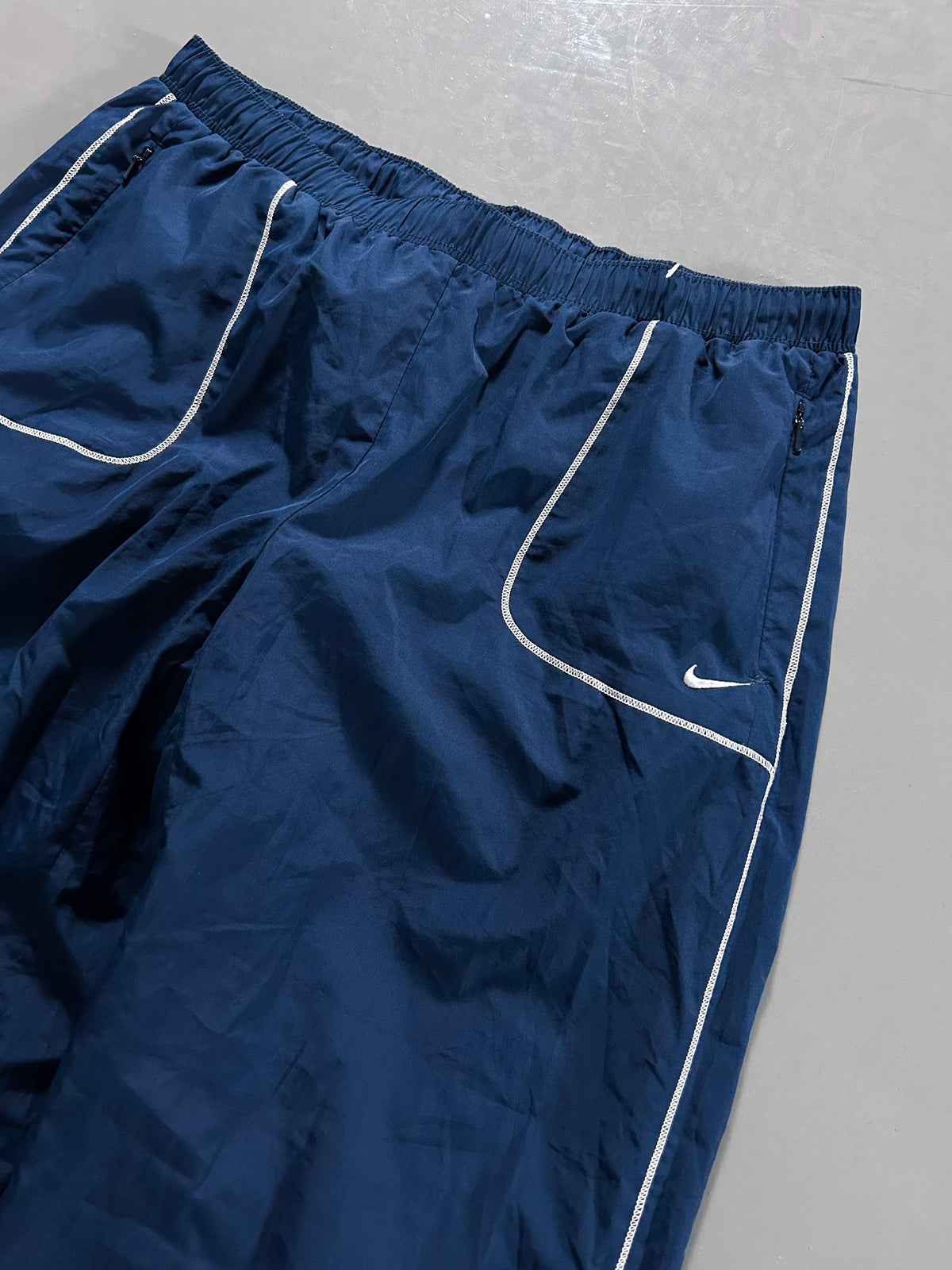 Nike Vintage *Contrast Stitching* Trackpants | M