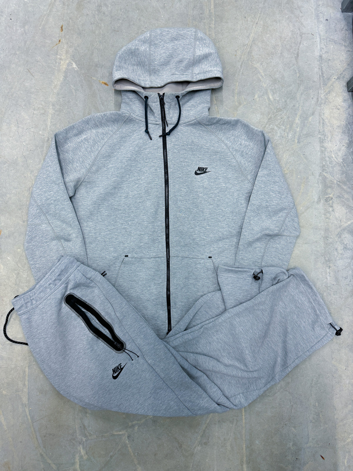 Nike Tech Anzug Open Leg | L