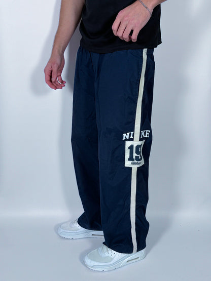 Nike Vintage Trackpants | M
