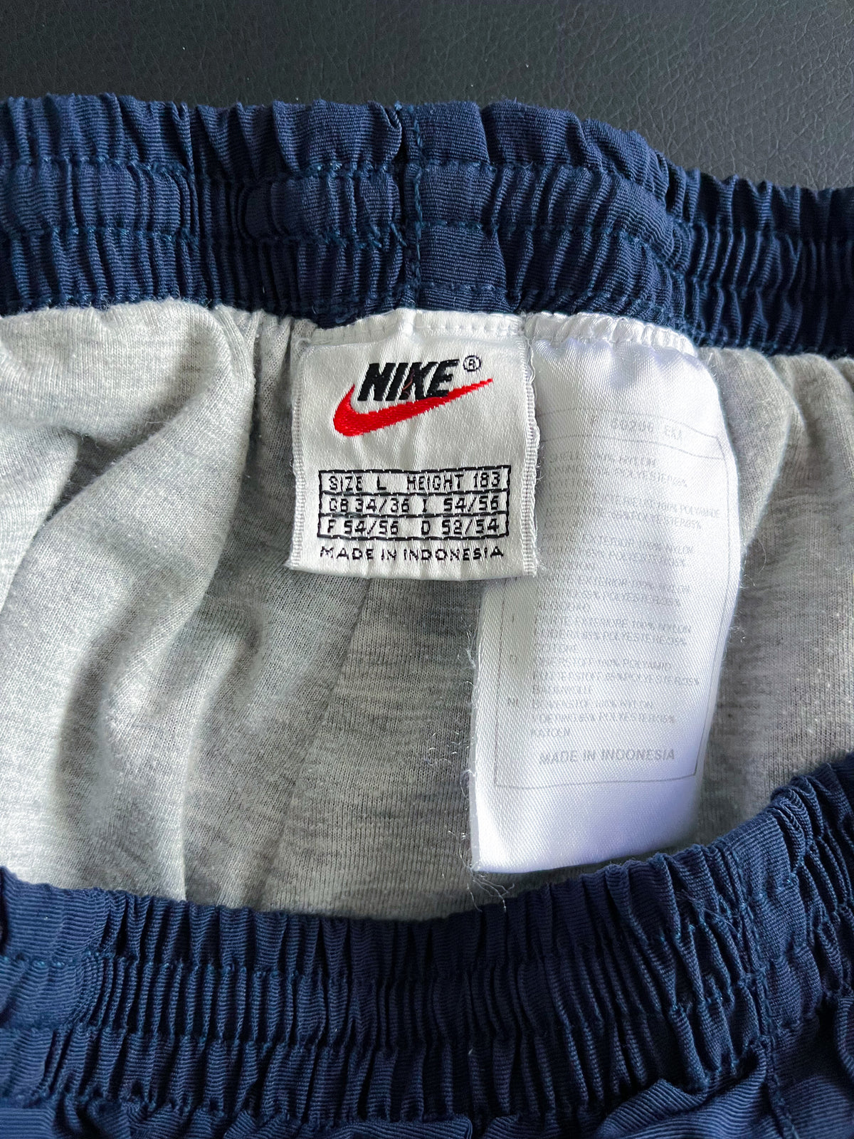 Nike Vintage Shorts | L