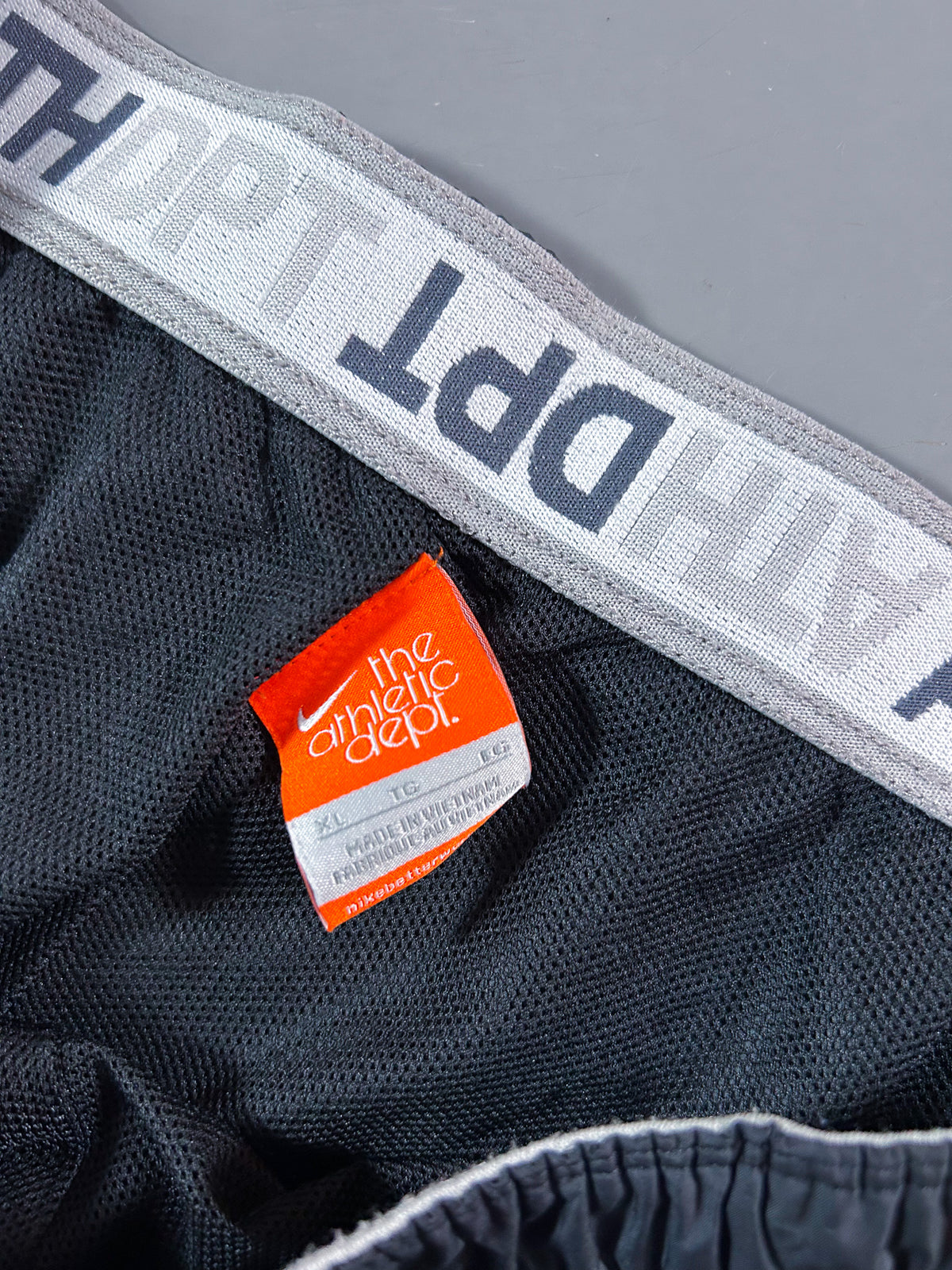 Nike Vintage Trackpants | L