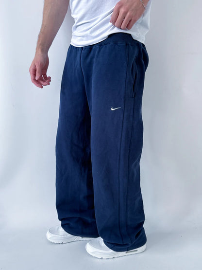 Nike Vintage *PREMIUM* Open Leg Sweatpants / Jogger | M