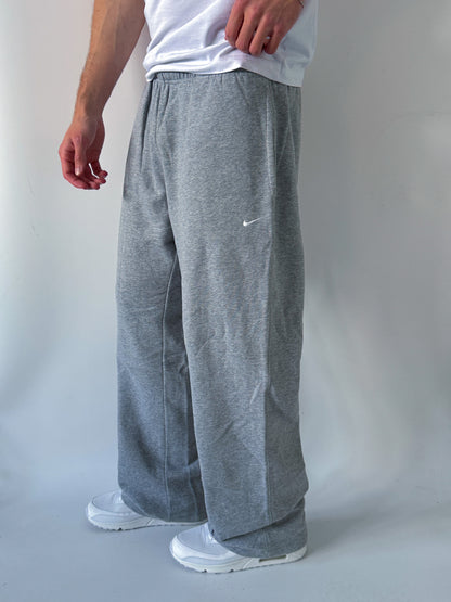 Nike Vintage Open Leg Sweatpants | L