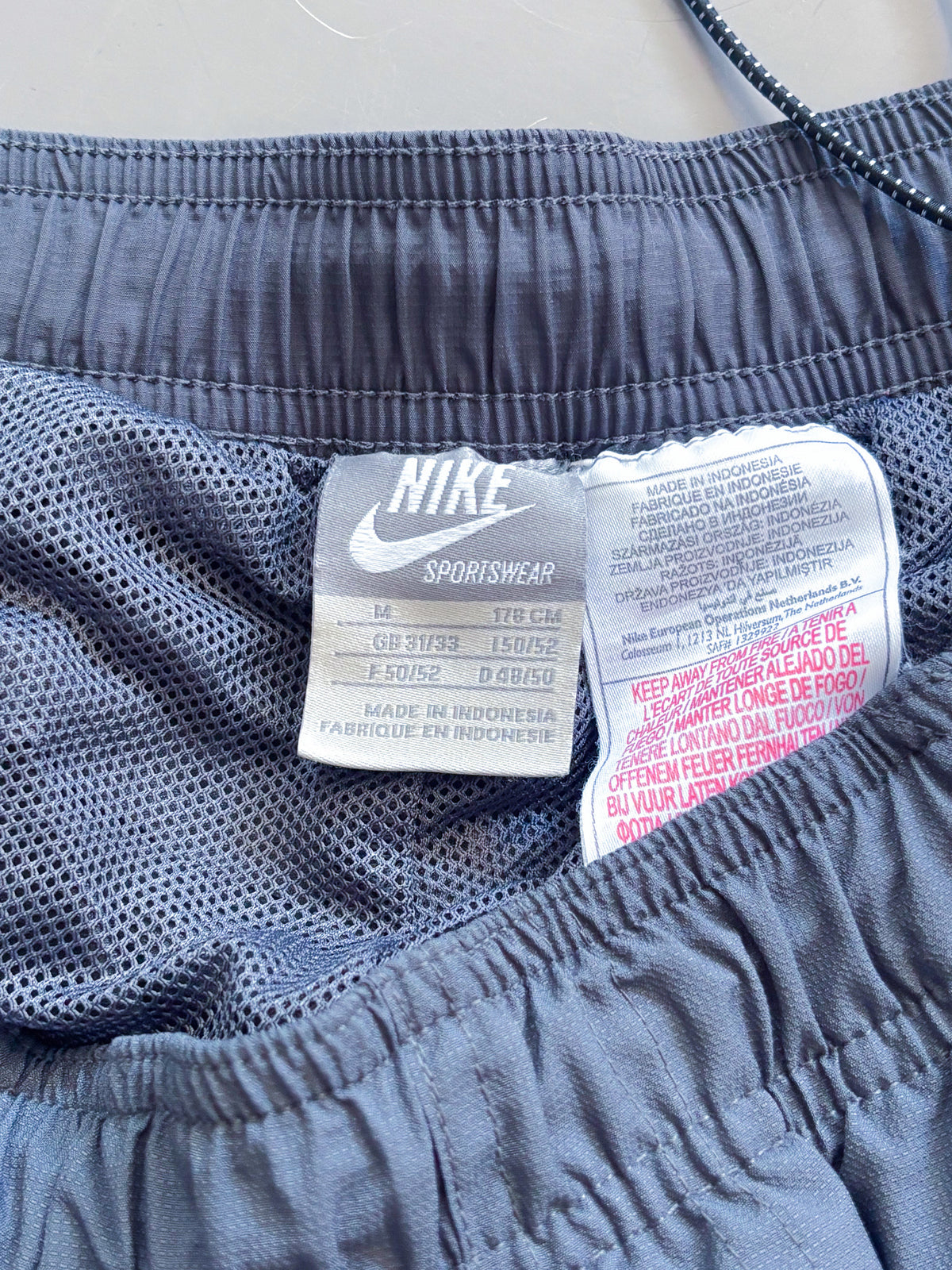 Nike Vintage Shorts | M