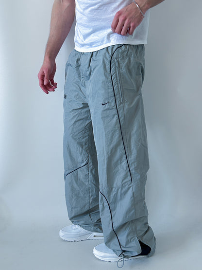 Nike Vintage *SHOX* Trackpants | L