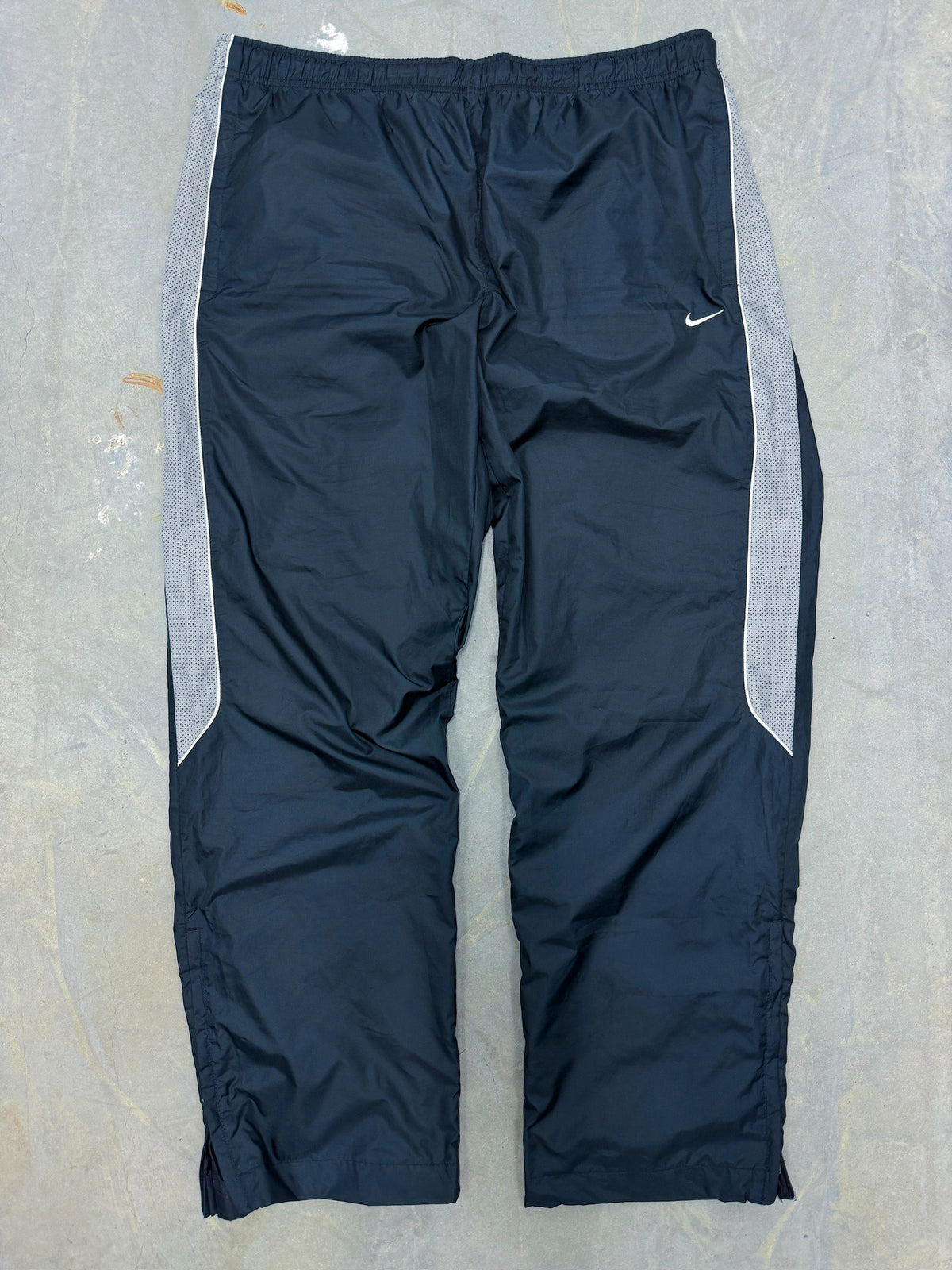 Nike Vintage *Premium* Trackpants | L
