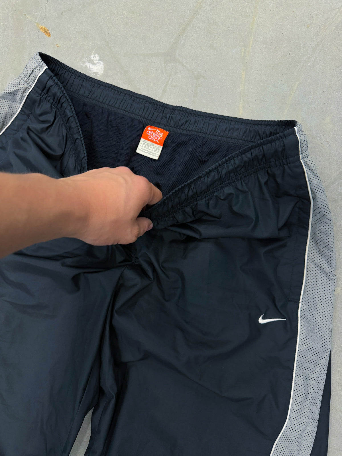 Nike Vintage *Premium* Trackpants | L