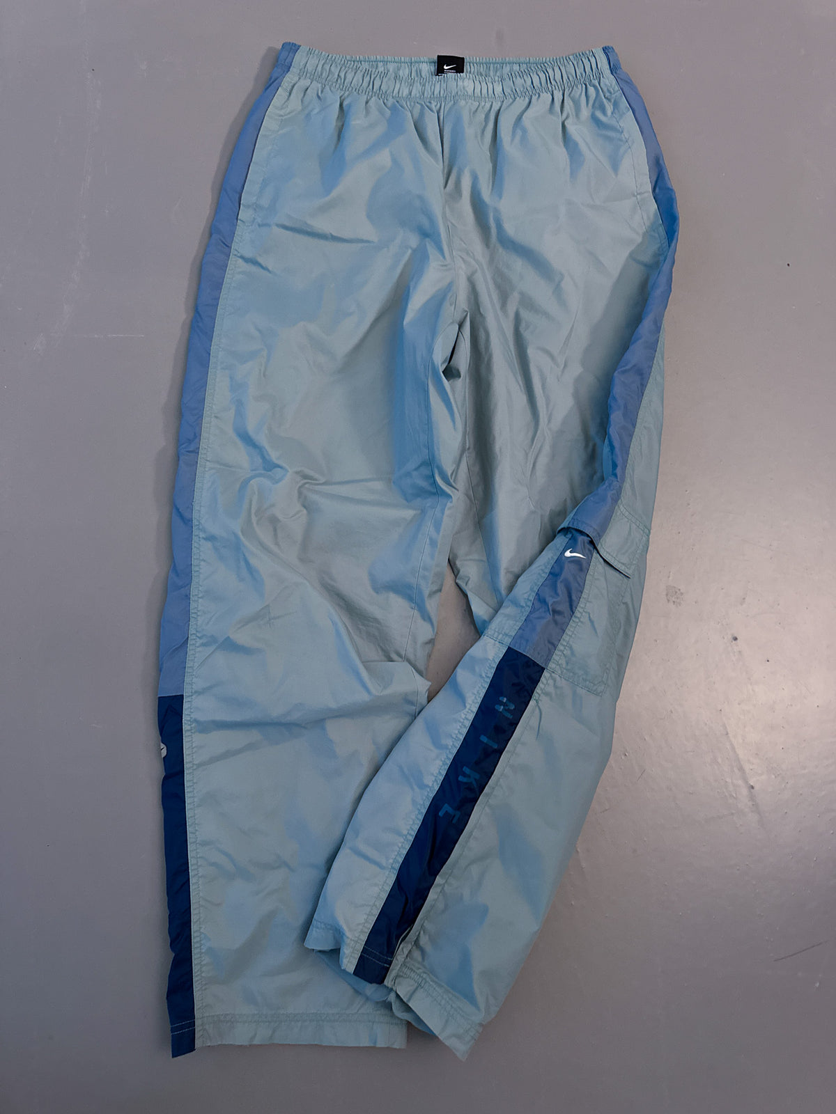 Nike Vintage Cargo Trackpants | L