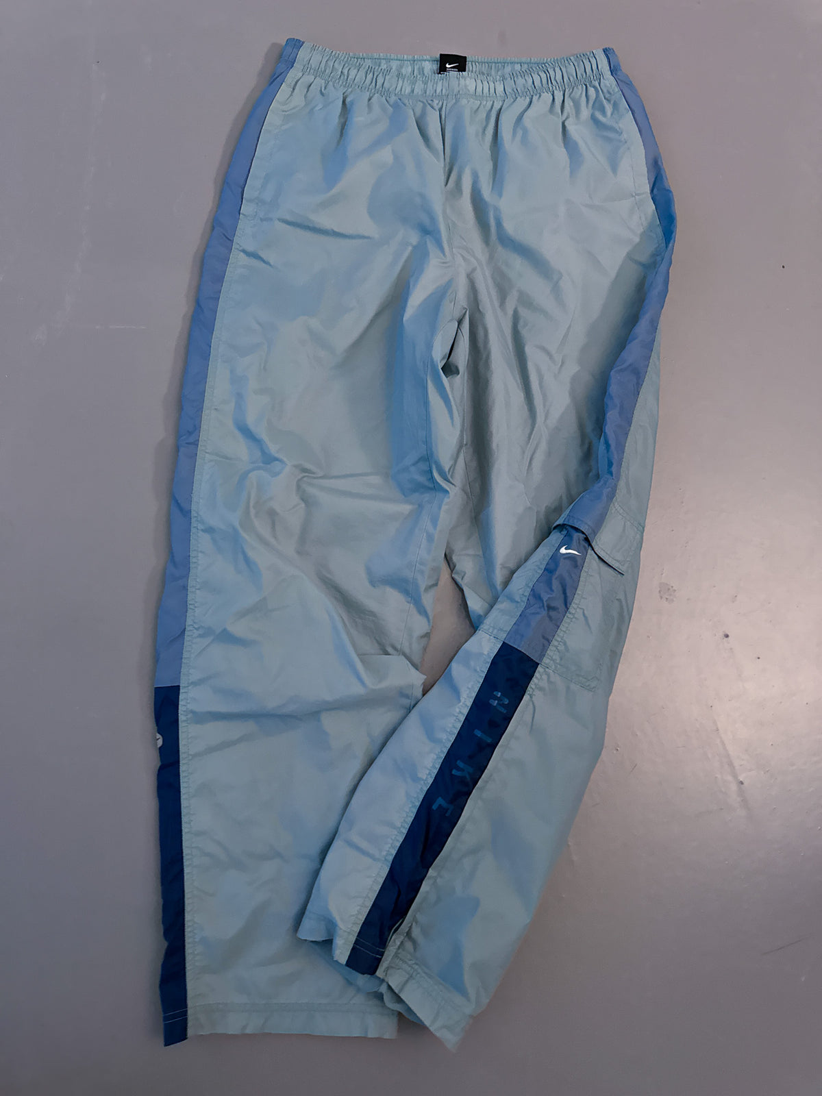 Nike Vintage Cargo Trackpants | L