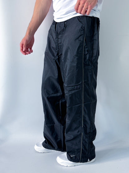 Nike Vintage Trackpants | L