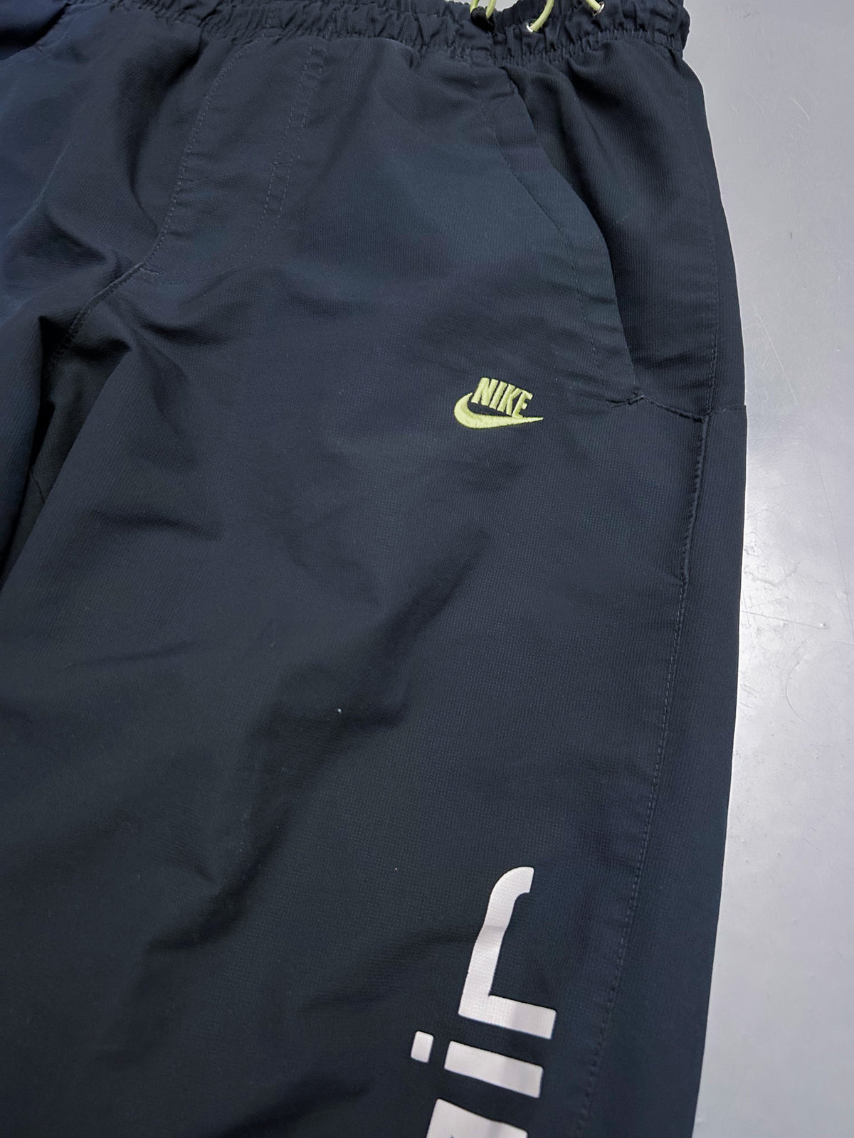 Nike Air Vintage Trackpants | S