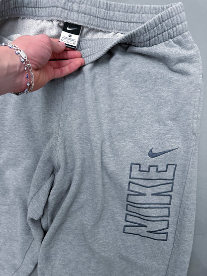 Nike Vintage Sweatpants | XL