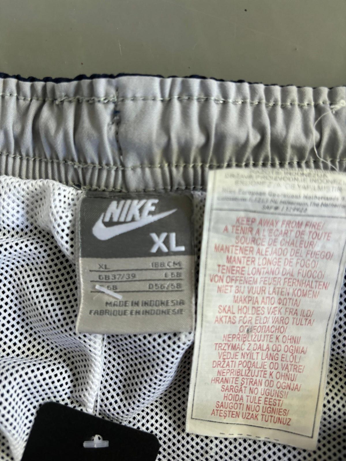 Nike Vintage Trackpants | L