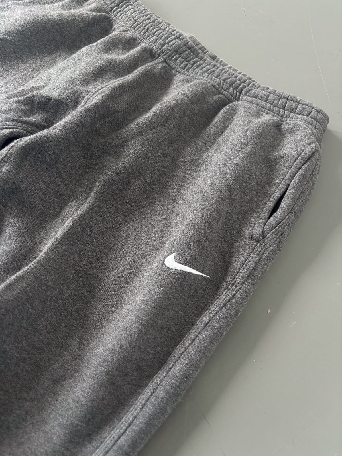 Nike Vintage Trackpants | L