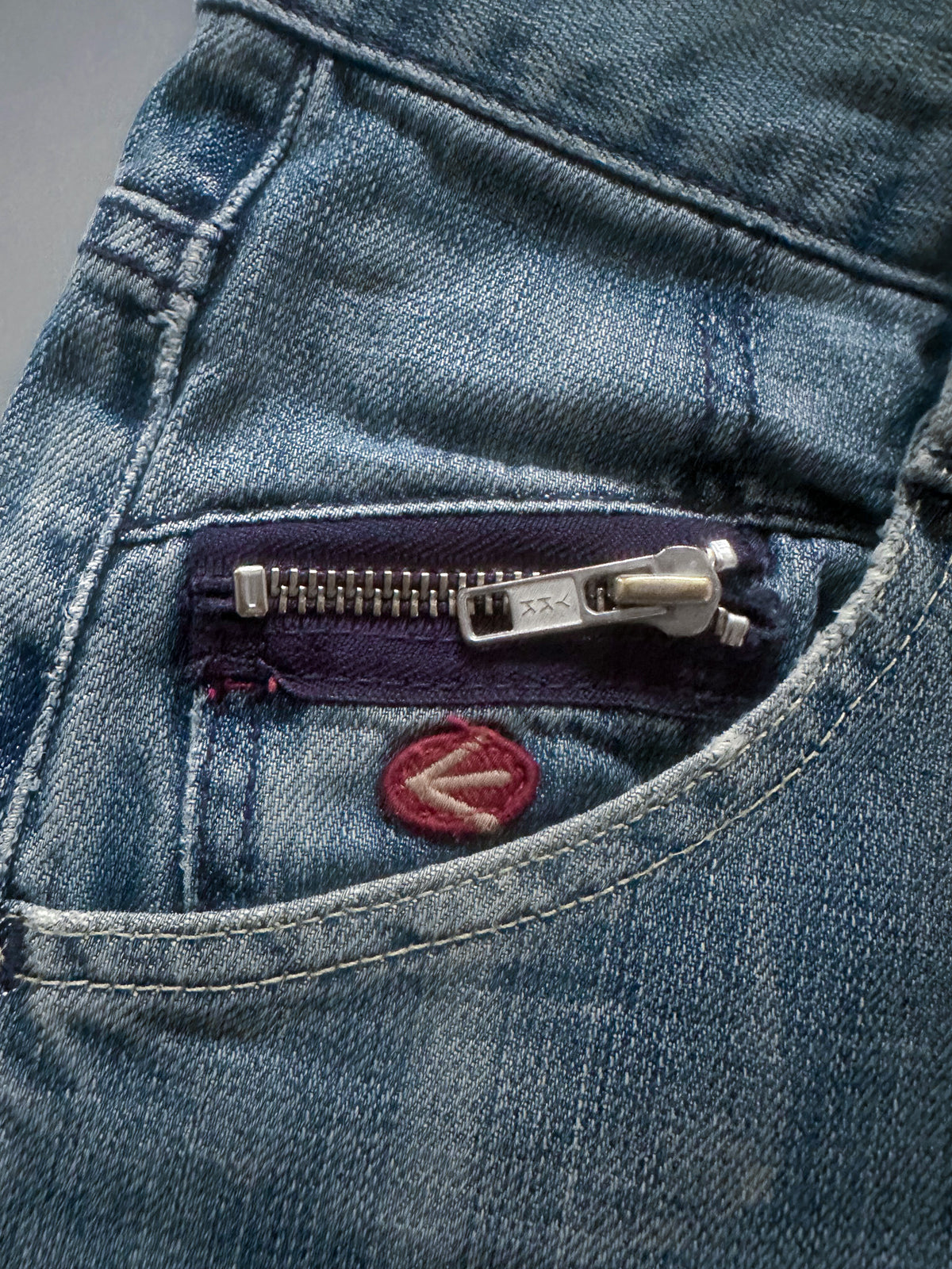 Vintage Y2K Straight-Fit Jeans | L