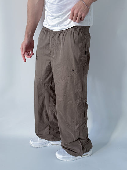 Nike Vintage *BROWN* Trackpants | L